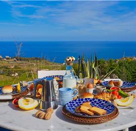 2 bedroom villa with infinity pool near Scopollo, sleeps 4